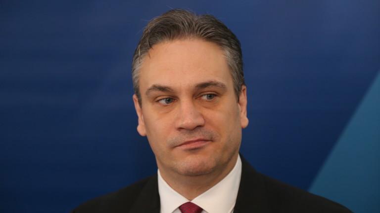 Шефът на антикорупционната комисия подаде оставка