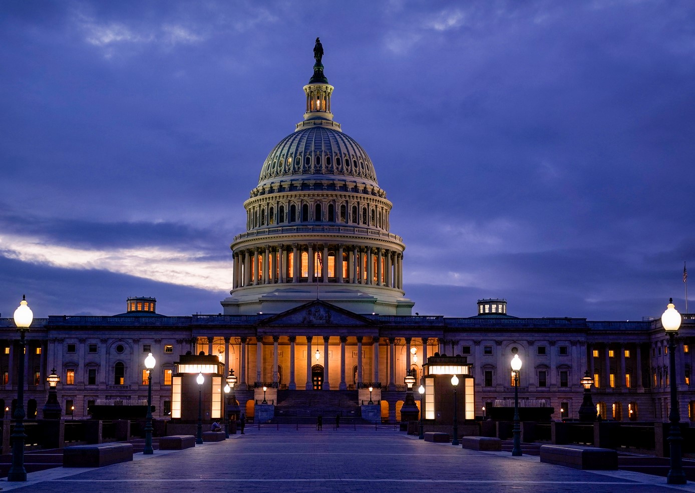 Конгресът все още не е одобрил 12-те сметки за годишни разходи, които съставляват федералния бюджет