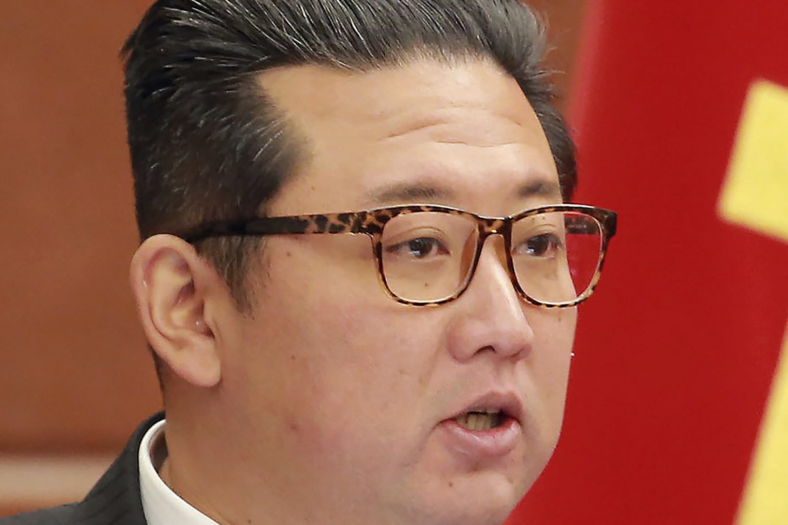 Пхенян провежда ключова партийна среща с участието на Ким Чен Ун