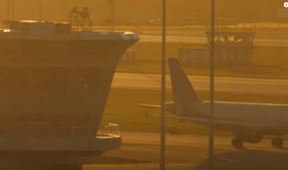 Жегата топи писти на британски летища