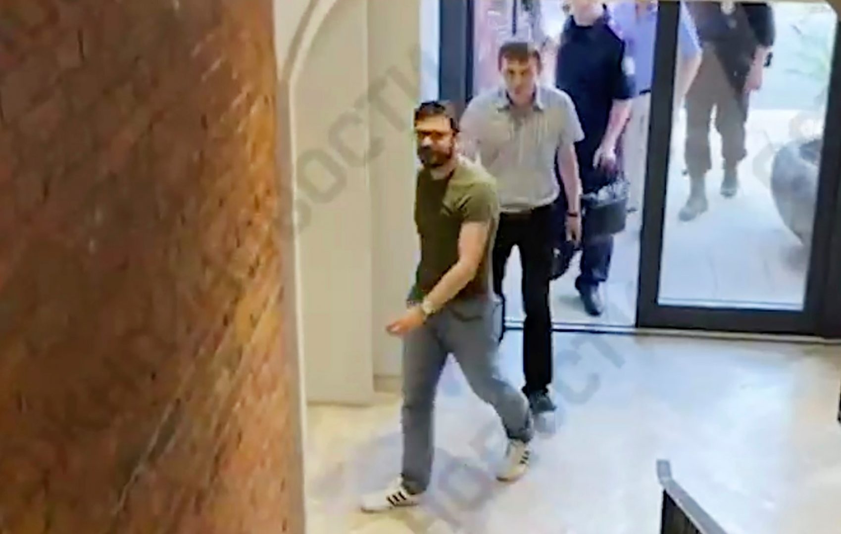 Руските прокурори повдигнаха наказателни обвинения срещу опозиционера Иля Яшин