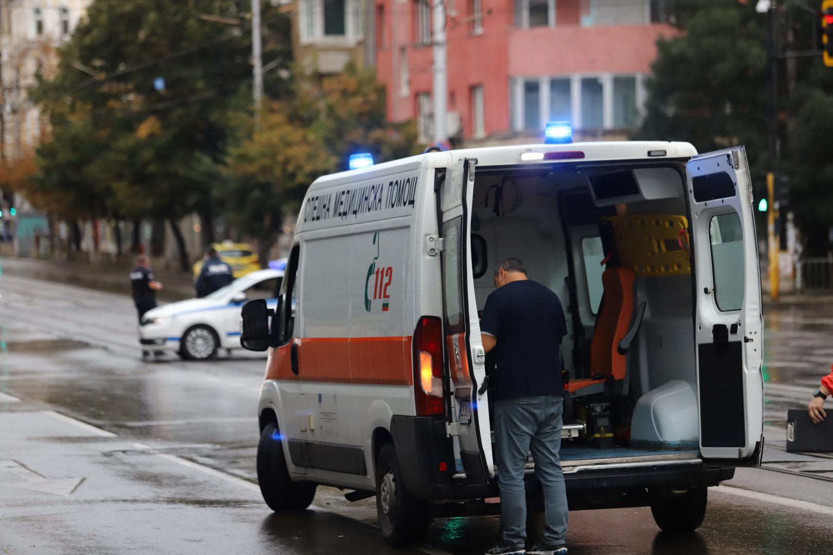 На заден ход: кола блъсна и уби жена в Самоков