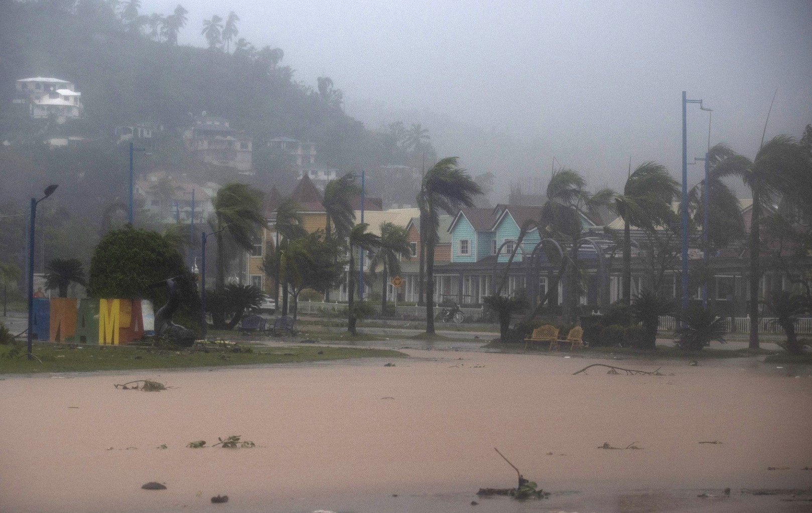 Ураганът Фиона помете и Доминиканската република