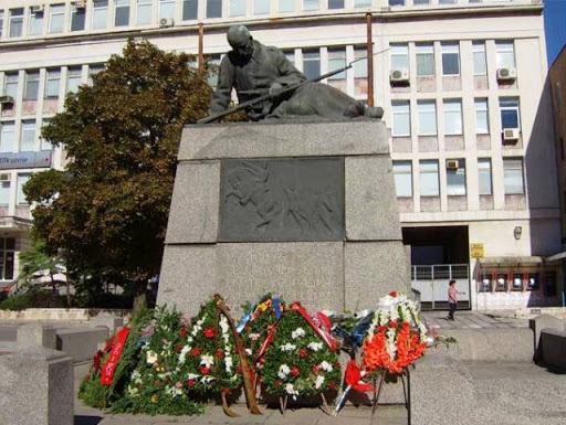 И победителят може да плаче: Най-тъжният паметник на загиналите в защита на Съединението