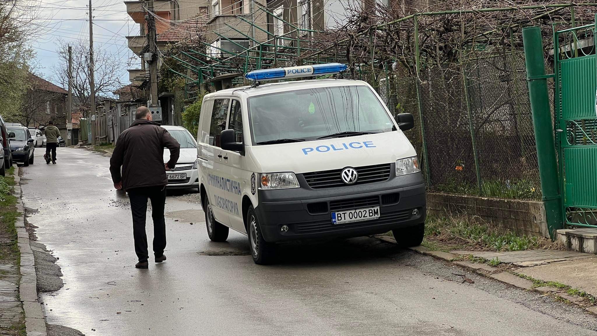 В Перник застреляха куче, разхождано от стопанина си