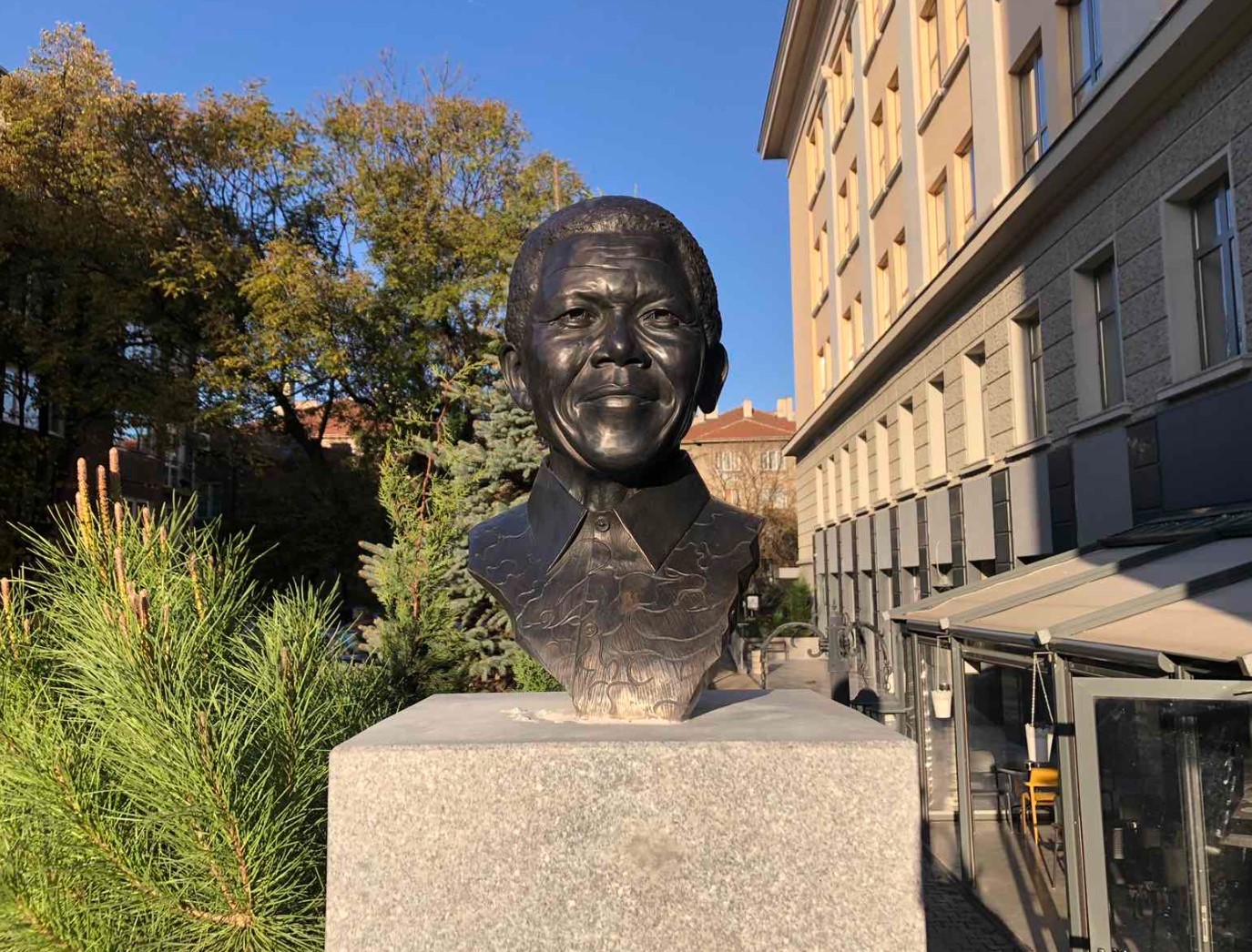 Откриват паметник на Нелсън Мандела в София