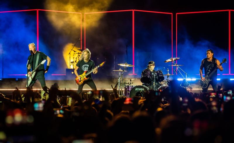 Metallica обяви нов албум и световно турне
