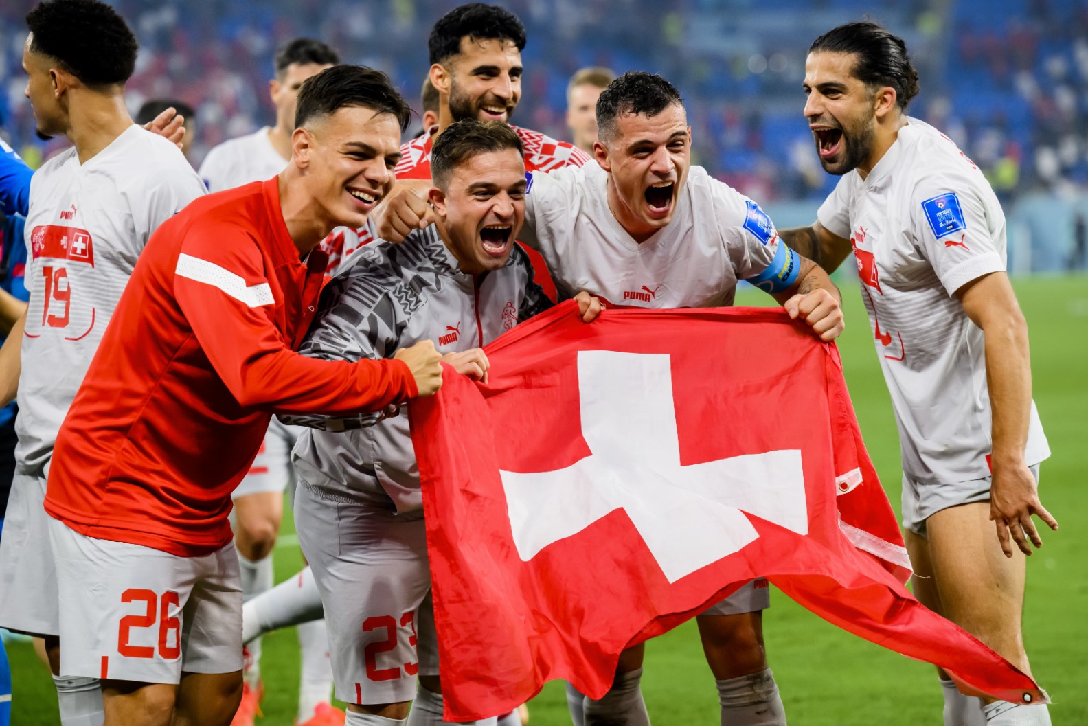 Швейцария срази Сърбия и оформи 1/8-финалистите в Катар