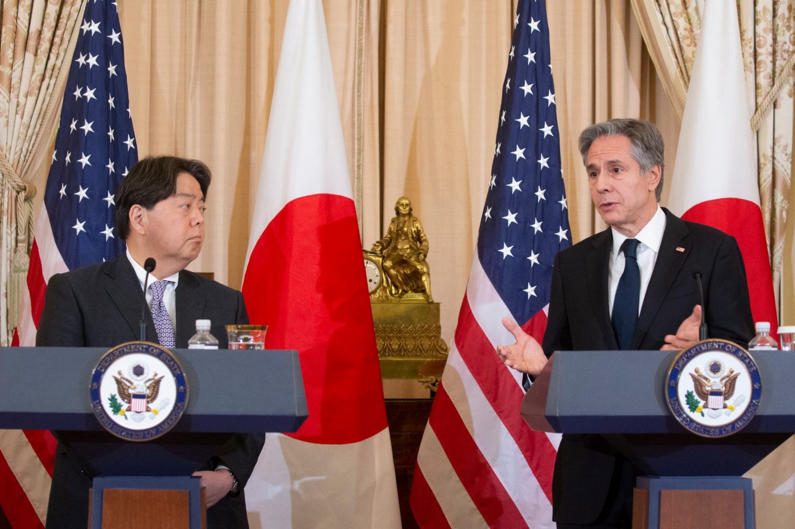 САЩ и Япония: Китай е най-голямото стратегическо предизвикателство