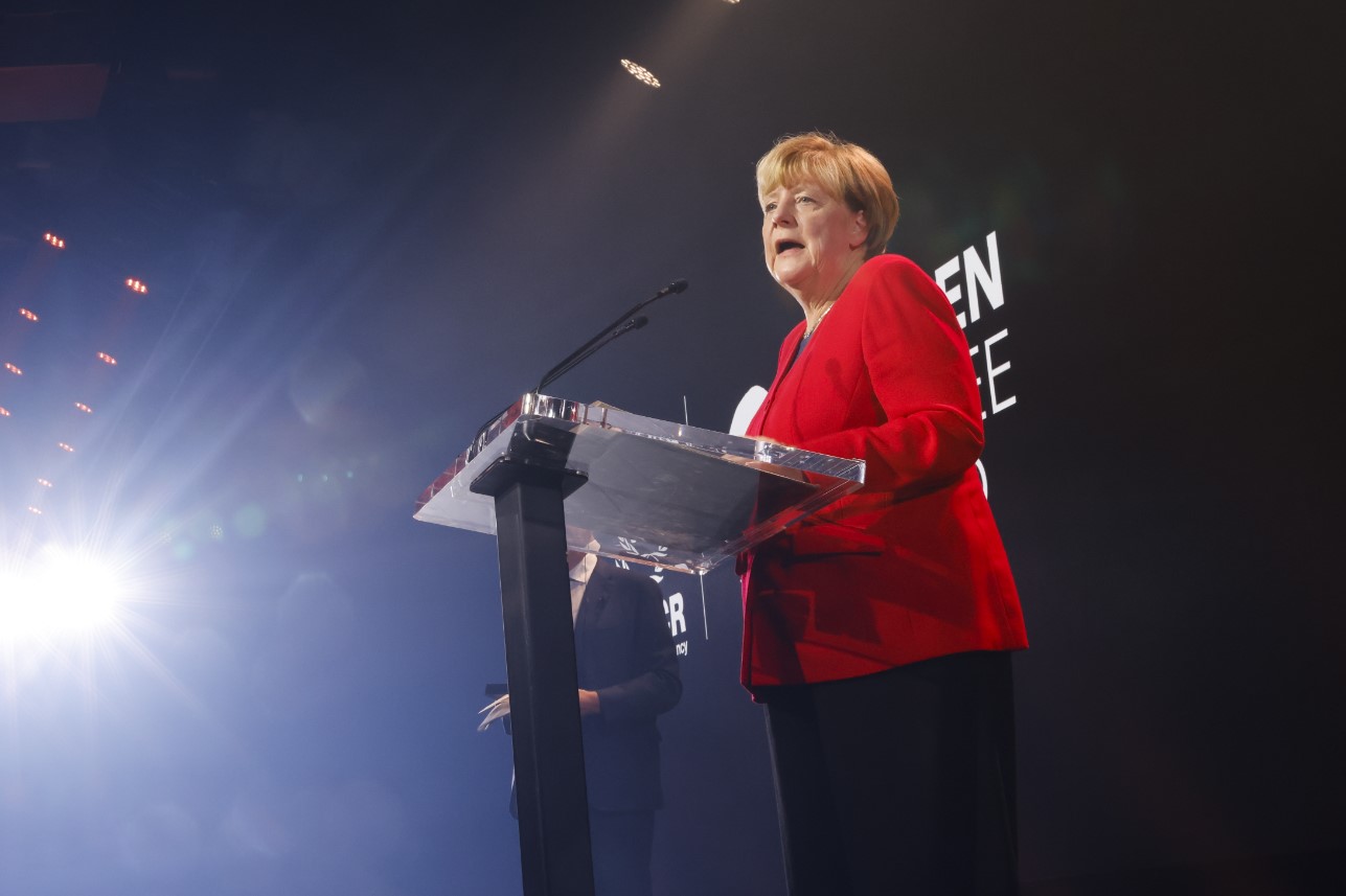 Ангела Меркел получи награда за мир на ЮНЕСКО за мигрантската си политика