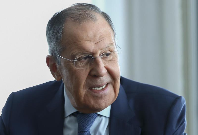 Самолетът на Сергей Лавров заобиколи България на път за Скопие
