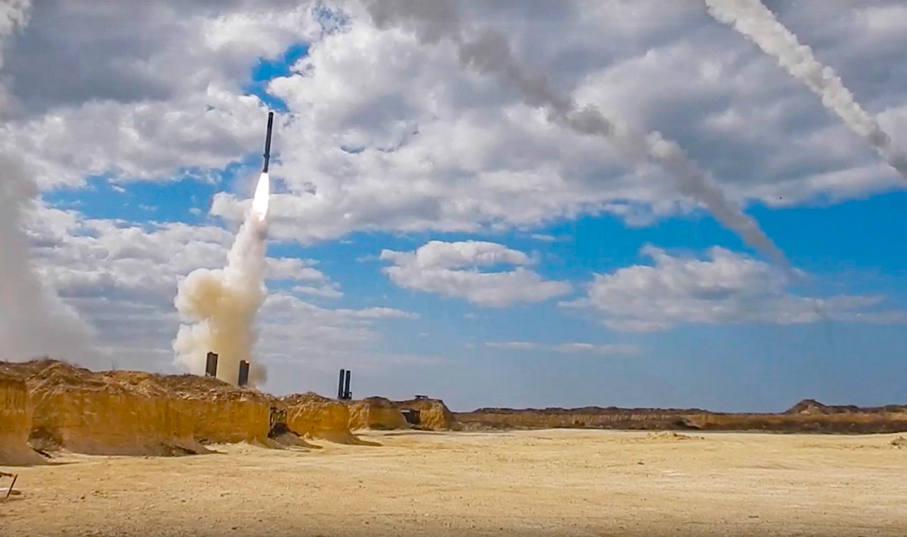 Изстрелване на ракета от система "Бастион"