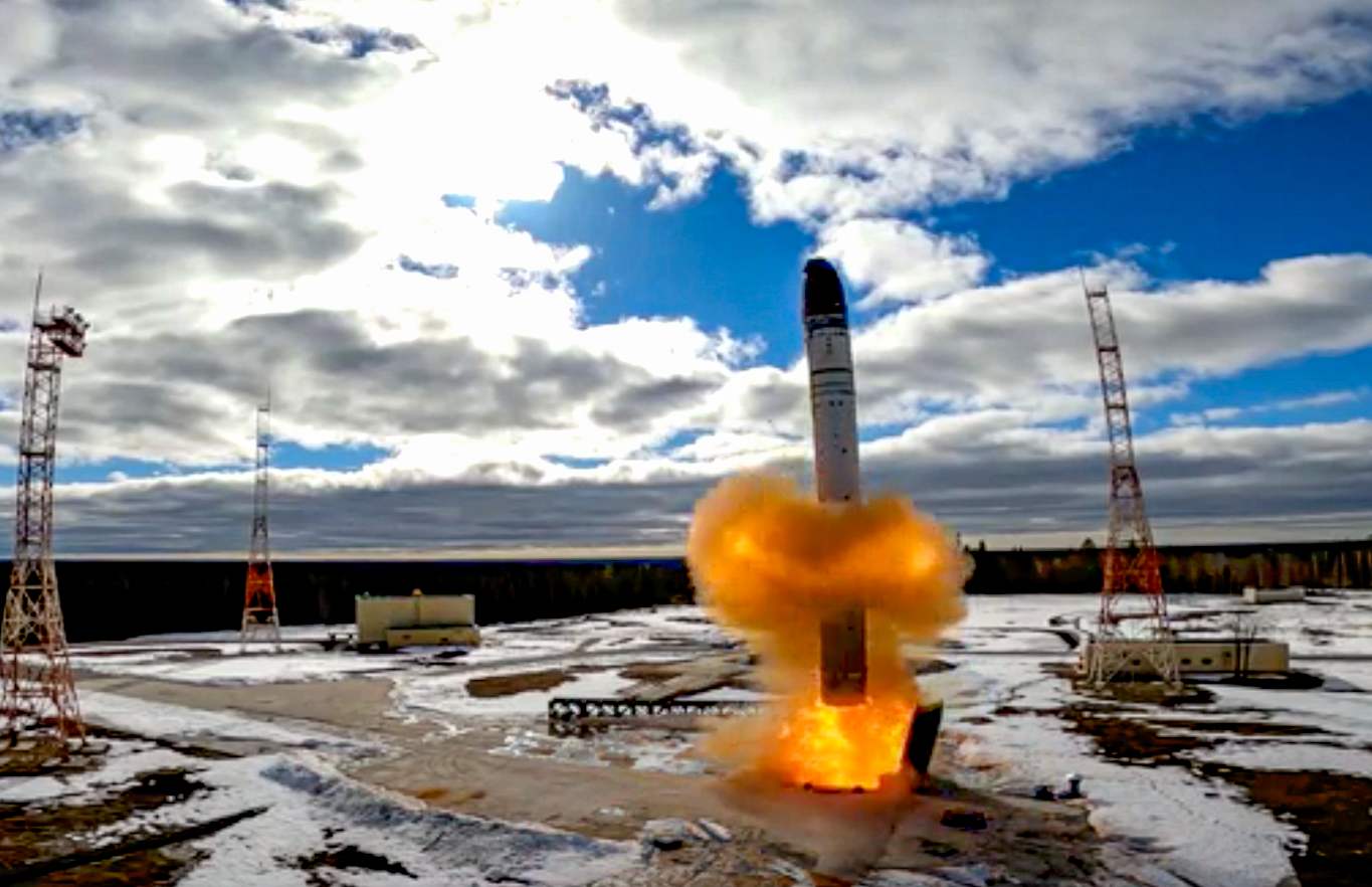 Демонстрация на сила? Русия започва учения с междуконтинентални балистични ракети