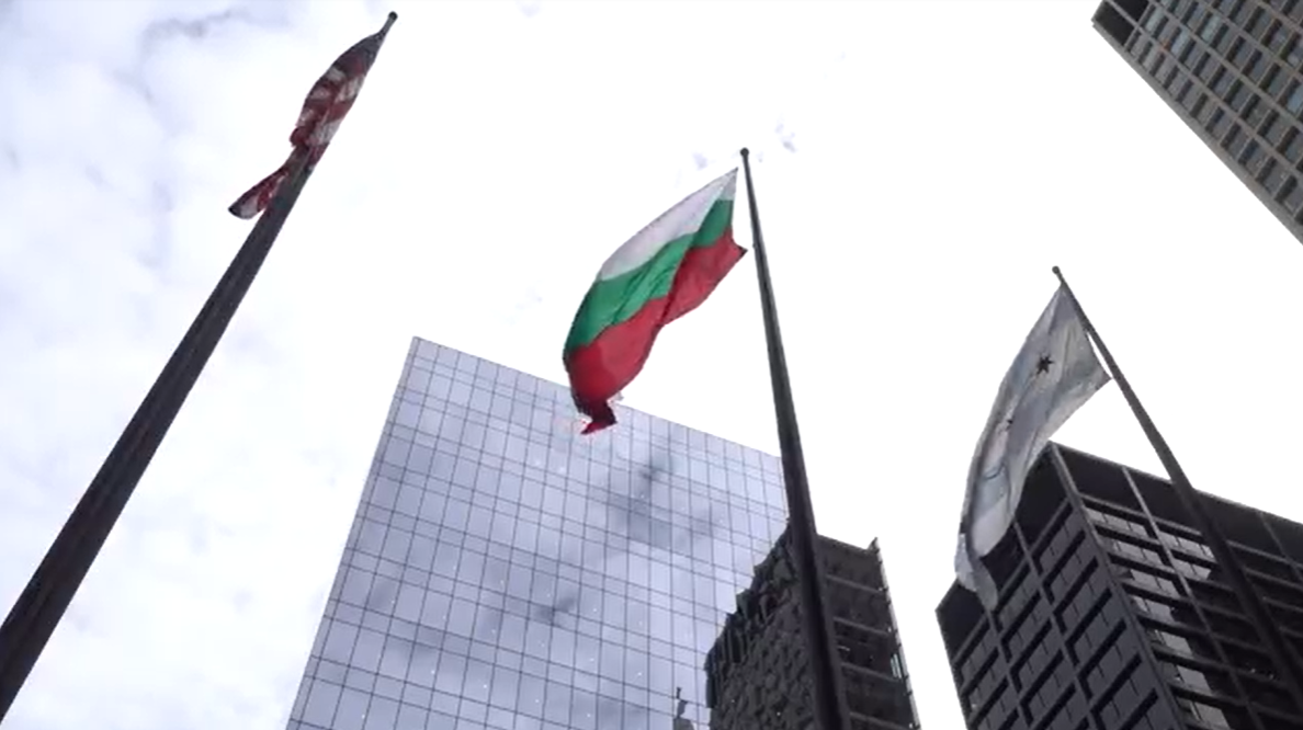 За 17-и път: Тържествена церемония за издигането на българското знаме в Чикаго (ВИДЕО)