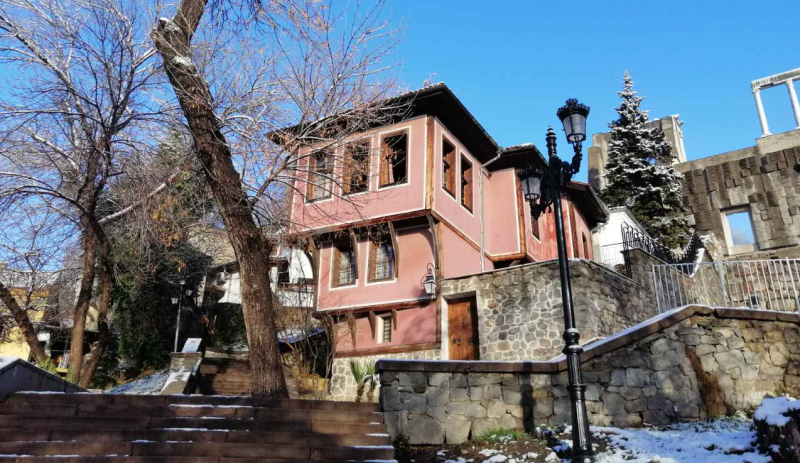 Бойлер подпалил Пампоровата къща в Пловдив