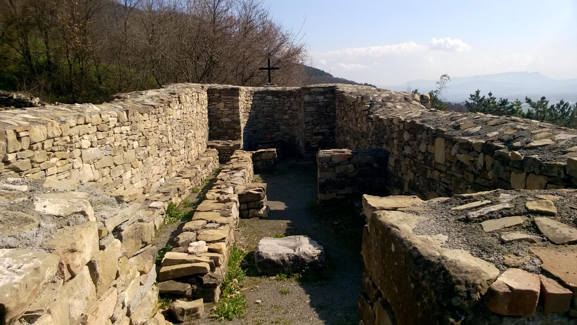 Крепостта „Хоталич“