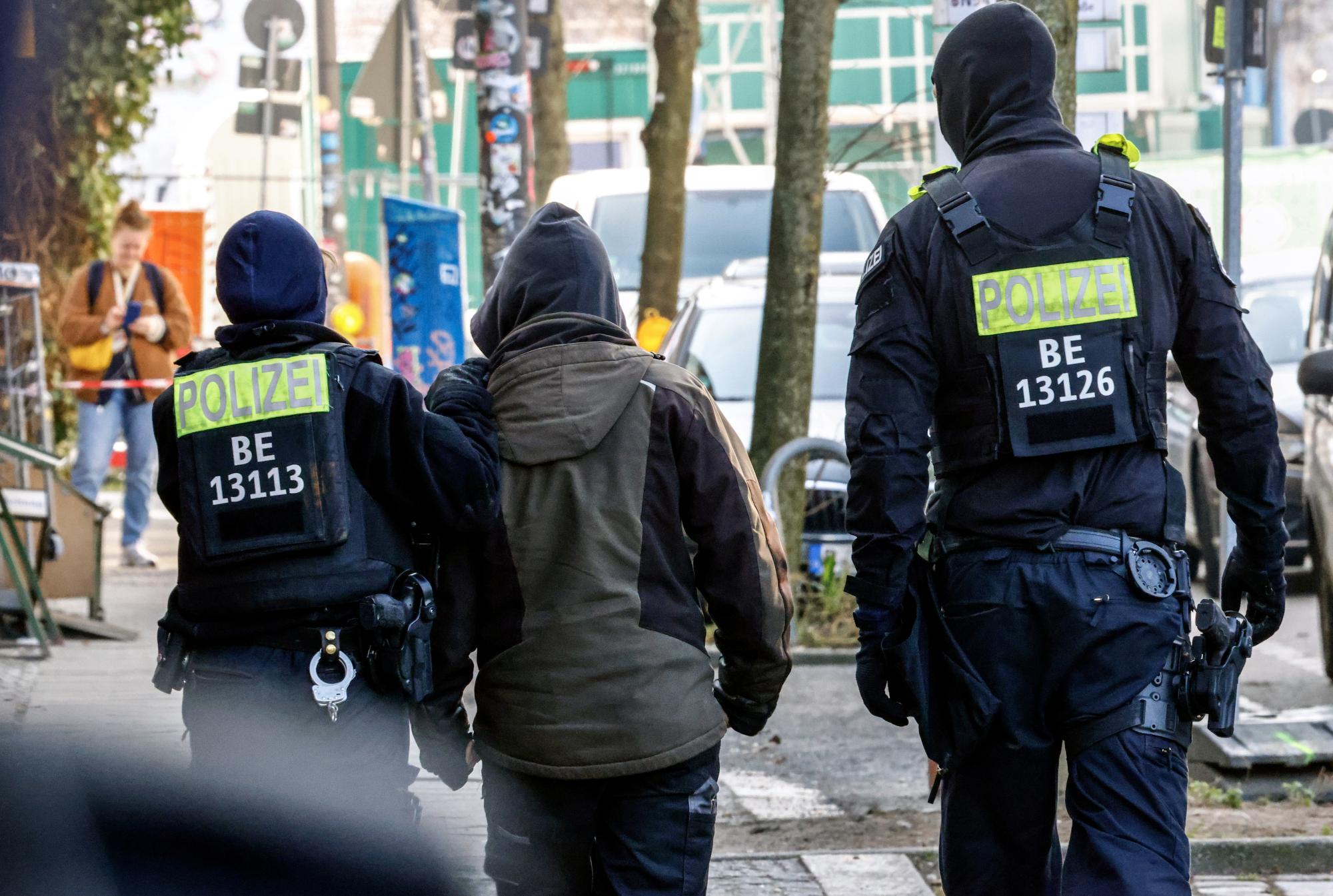 Заради много престъпност: Германия ускорява депортациите на чужденци