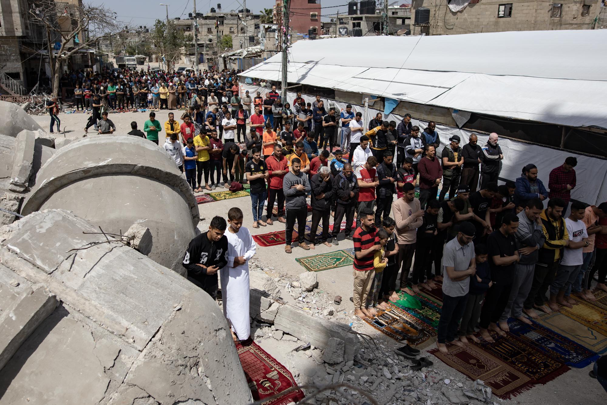 Израел се подготвя за евакуацията на стотици хиляди палестинци от Рафах