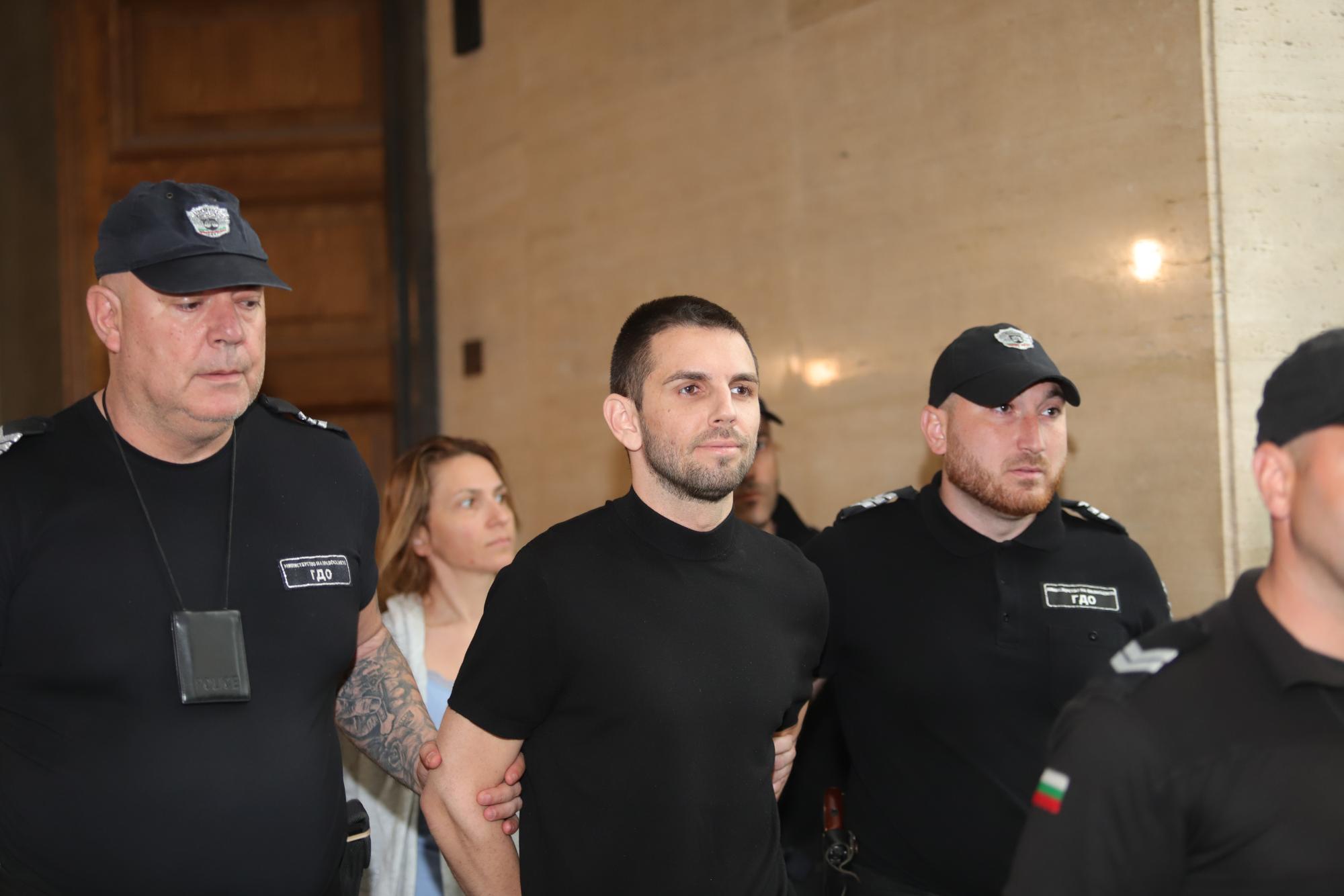 "Без мотиви": Банкова остава в ареста. Висши кадри на МВР са разпитвани за Рашков (ОБЗОР)