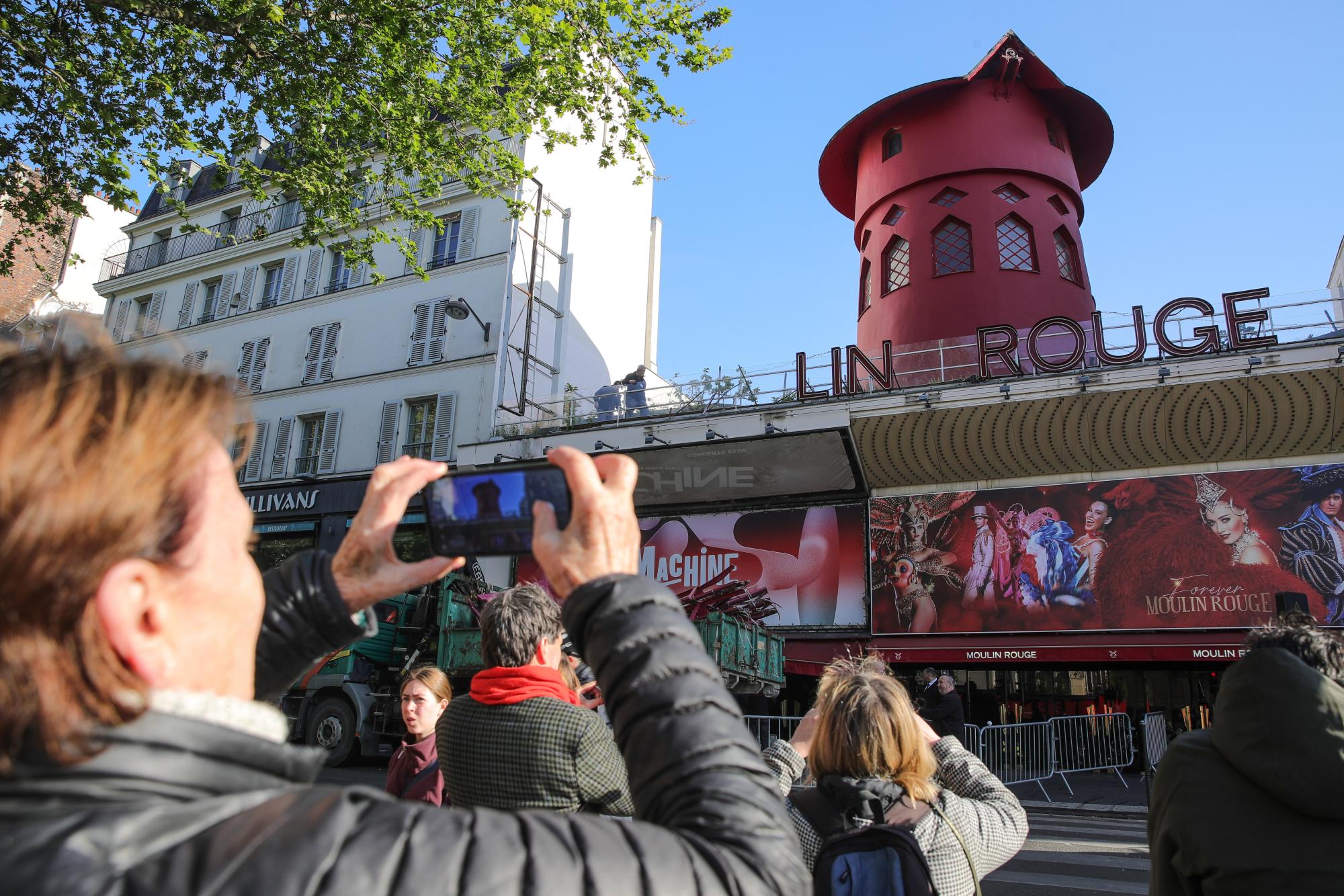"Мулен Руж" в Париж се разпада