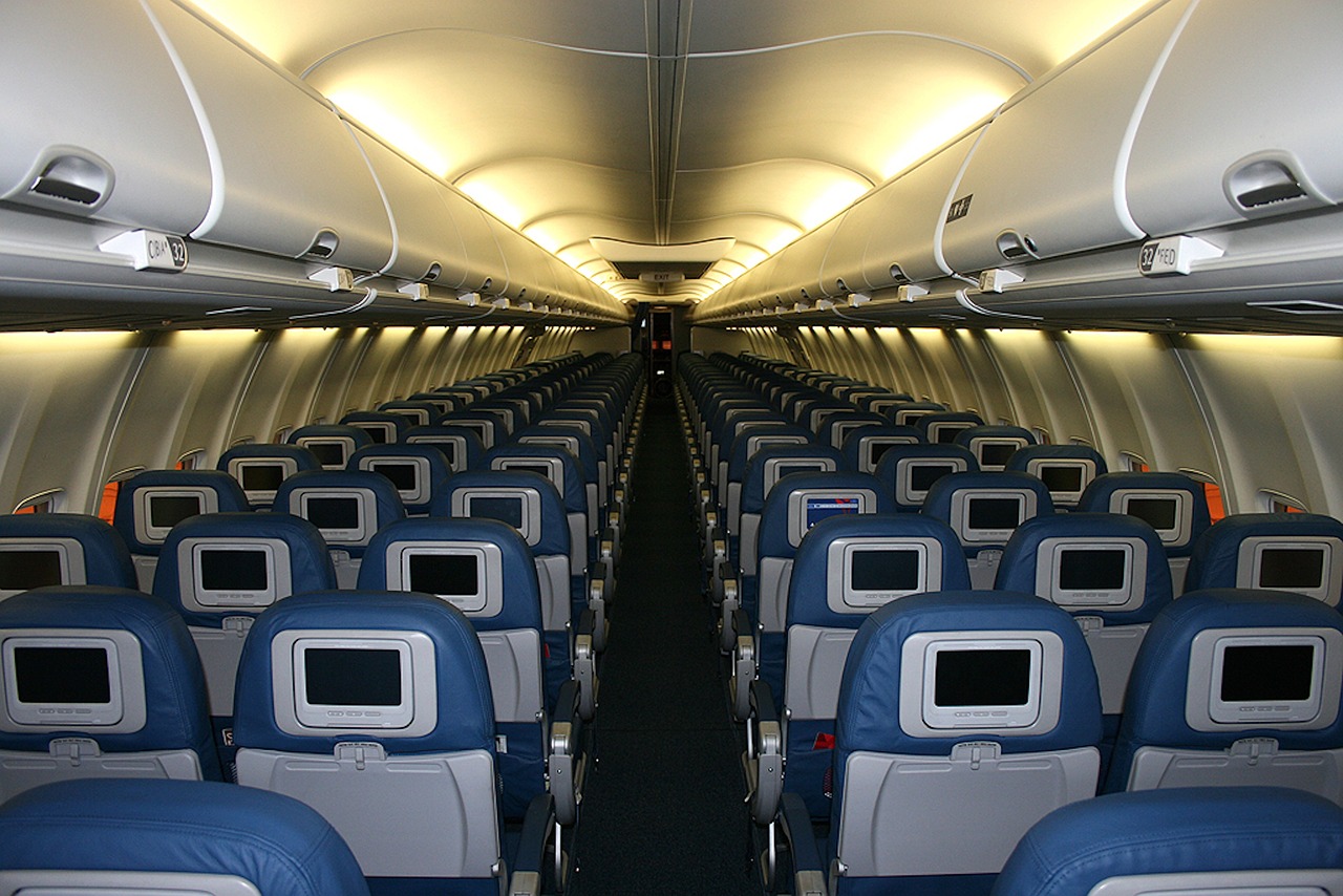 Защо повечето самолети нямат 13-и ред седалки?