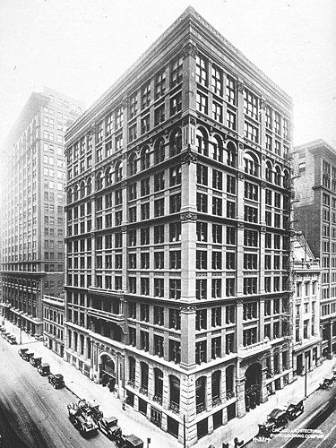 Първият небостъргач в света е построен в Чикаго