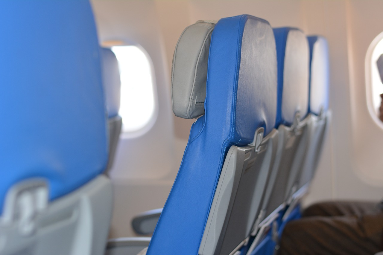 Защо повечето самолети нямат 13-и ред седалки?