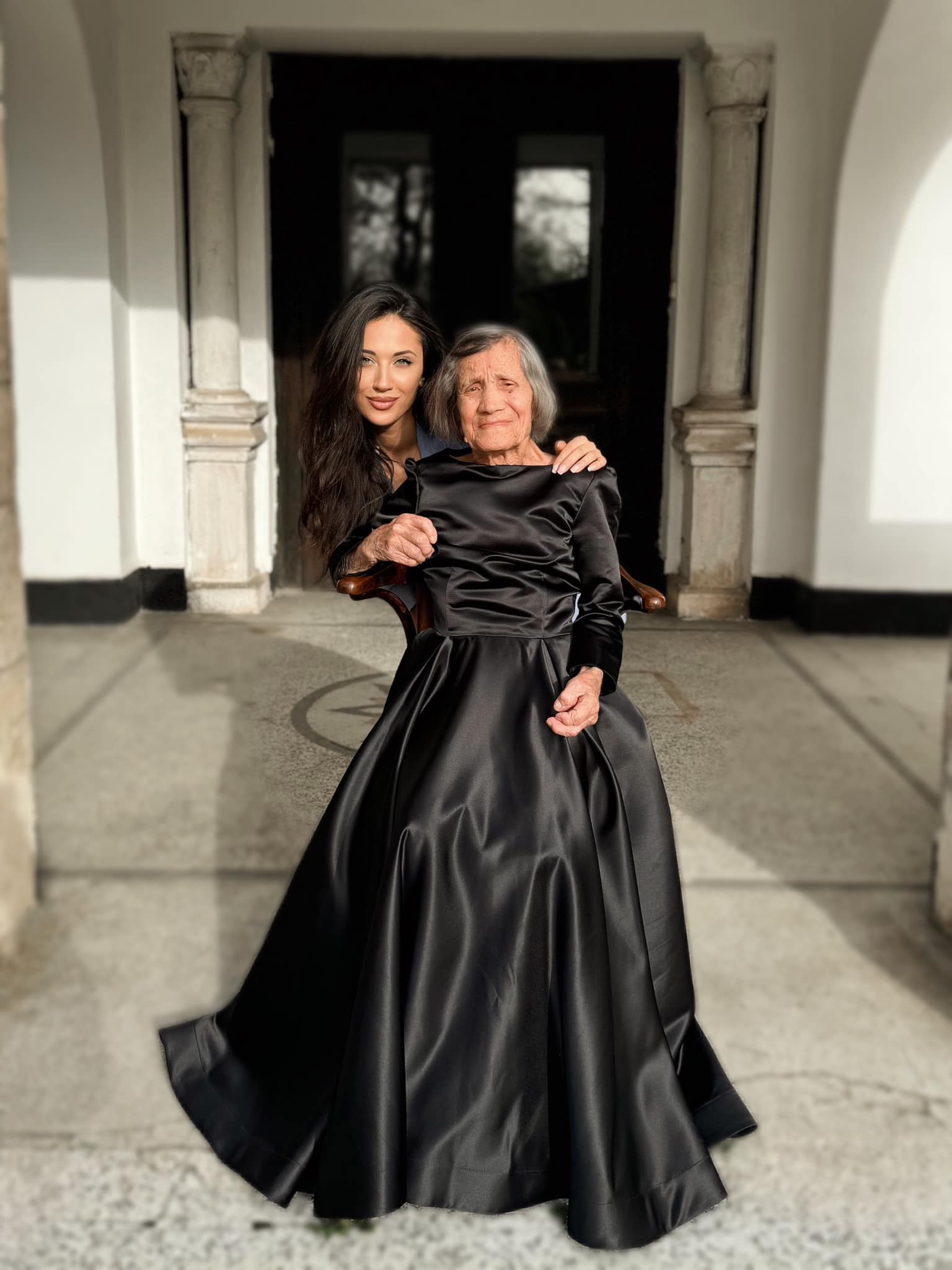Дизайнерката Десислава Тошева уши уникална рокля на 101-годишната си прабаба