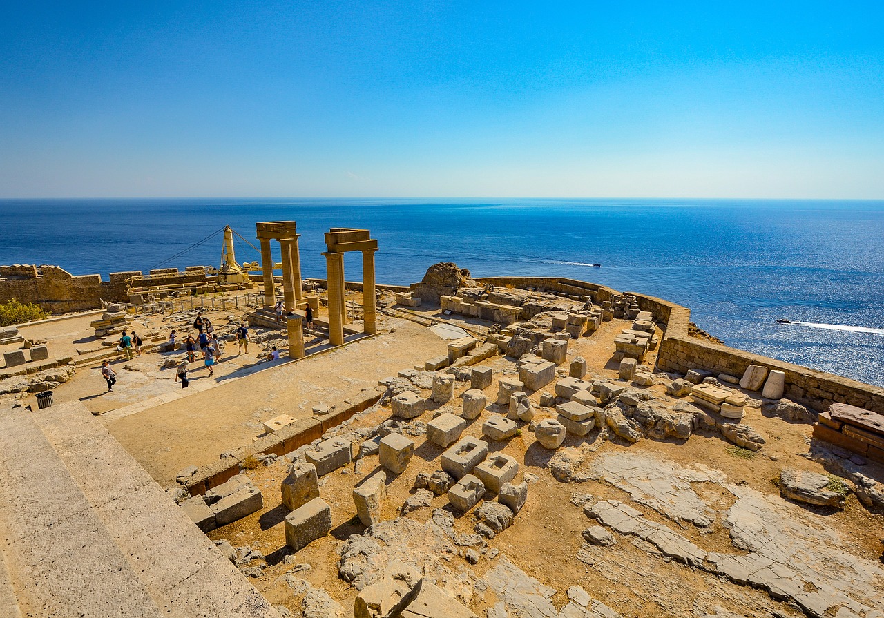 Освен плажове, гръцките острови предлагат и много исторически забележителности