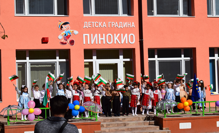 „Децата на България“: Българска благотворителна организация в Ню Йорк дари близо един милион лв. за децата в Родината