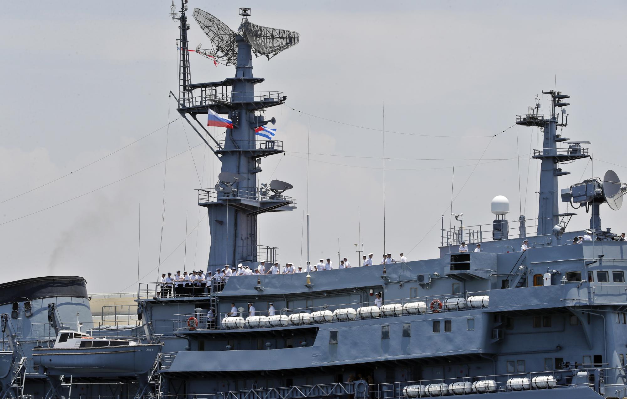 Украйна е потопила още един руски боен кораб в Крим