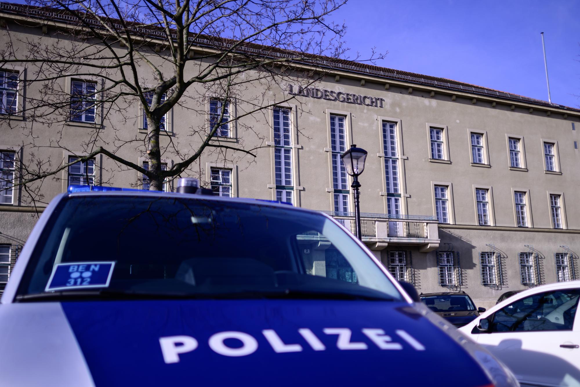 След 10 години издирване: Арестуваха българин, обрал магазин във Виена