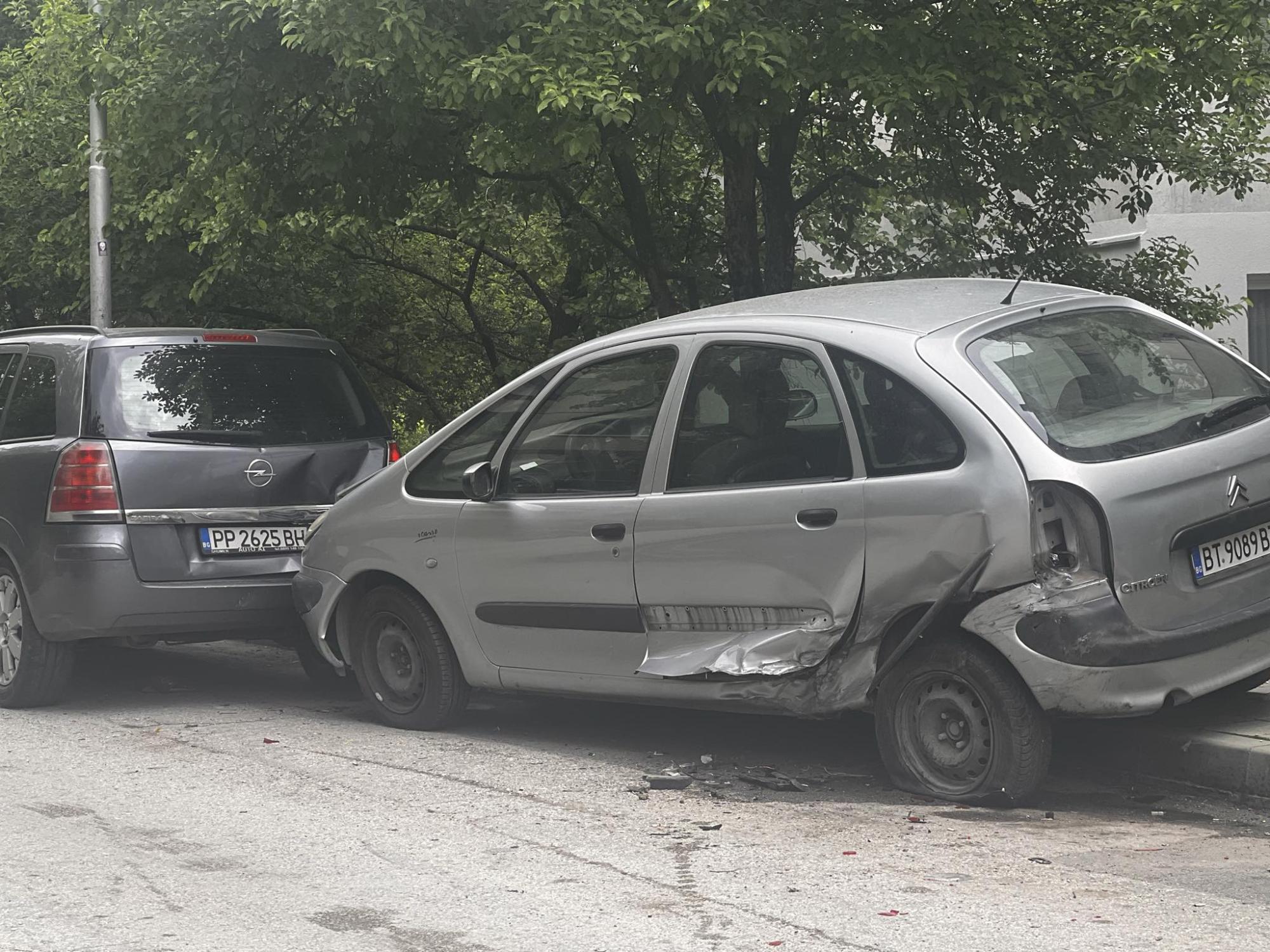 Пиян младеж удари 4 коли във Великотърновско
