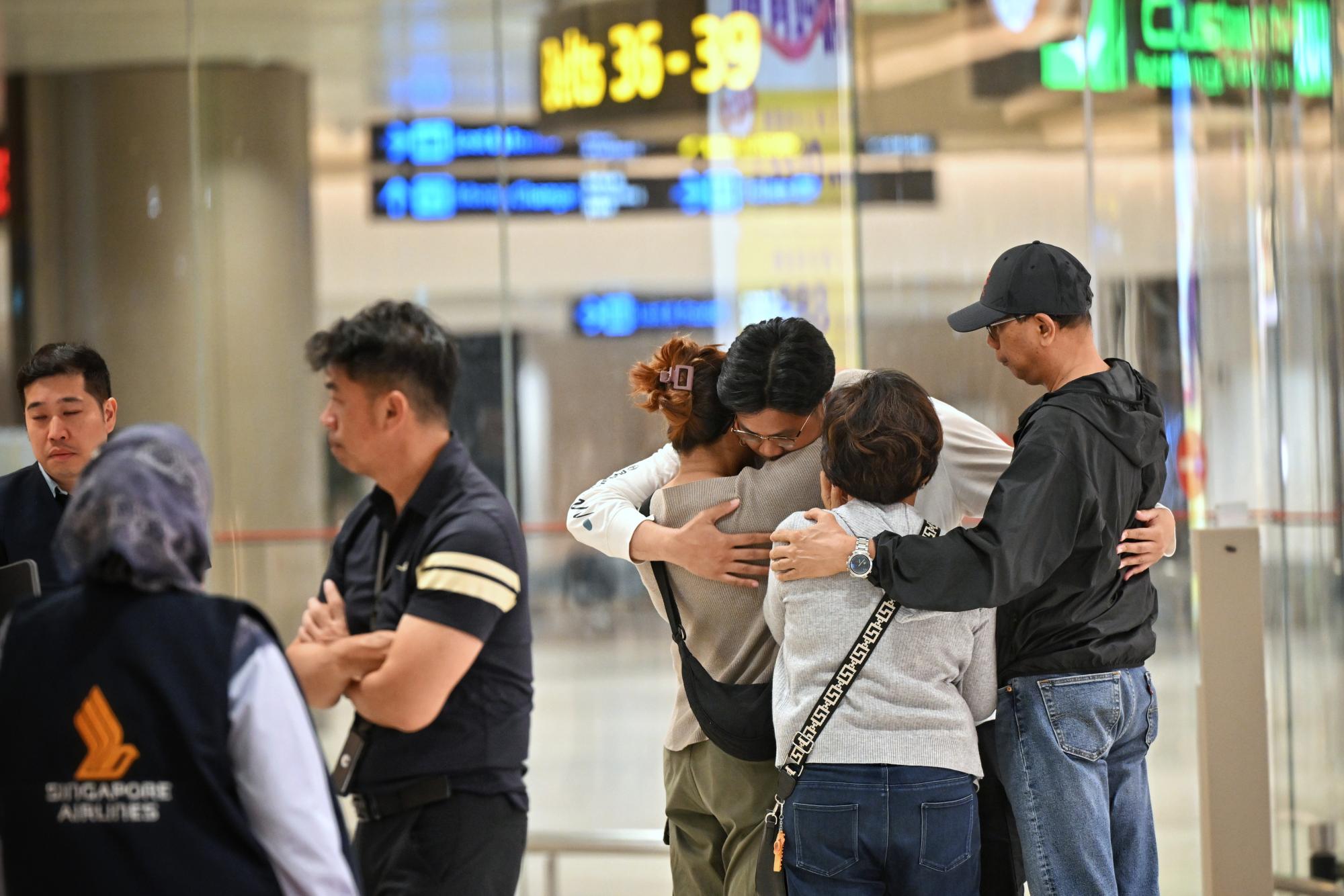 „Адът се отвори“: Пътниците от Singapore Airlines разказват за ужаса от силната турбуленция, която взе жертва
