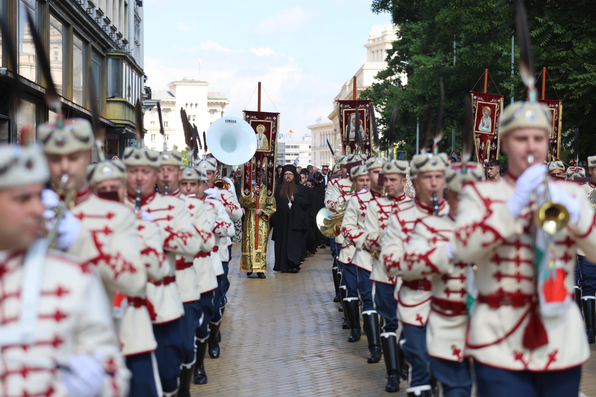 "Върви народе възродени": България отбеляза 24 май (СНИМКИ)