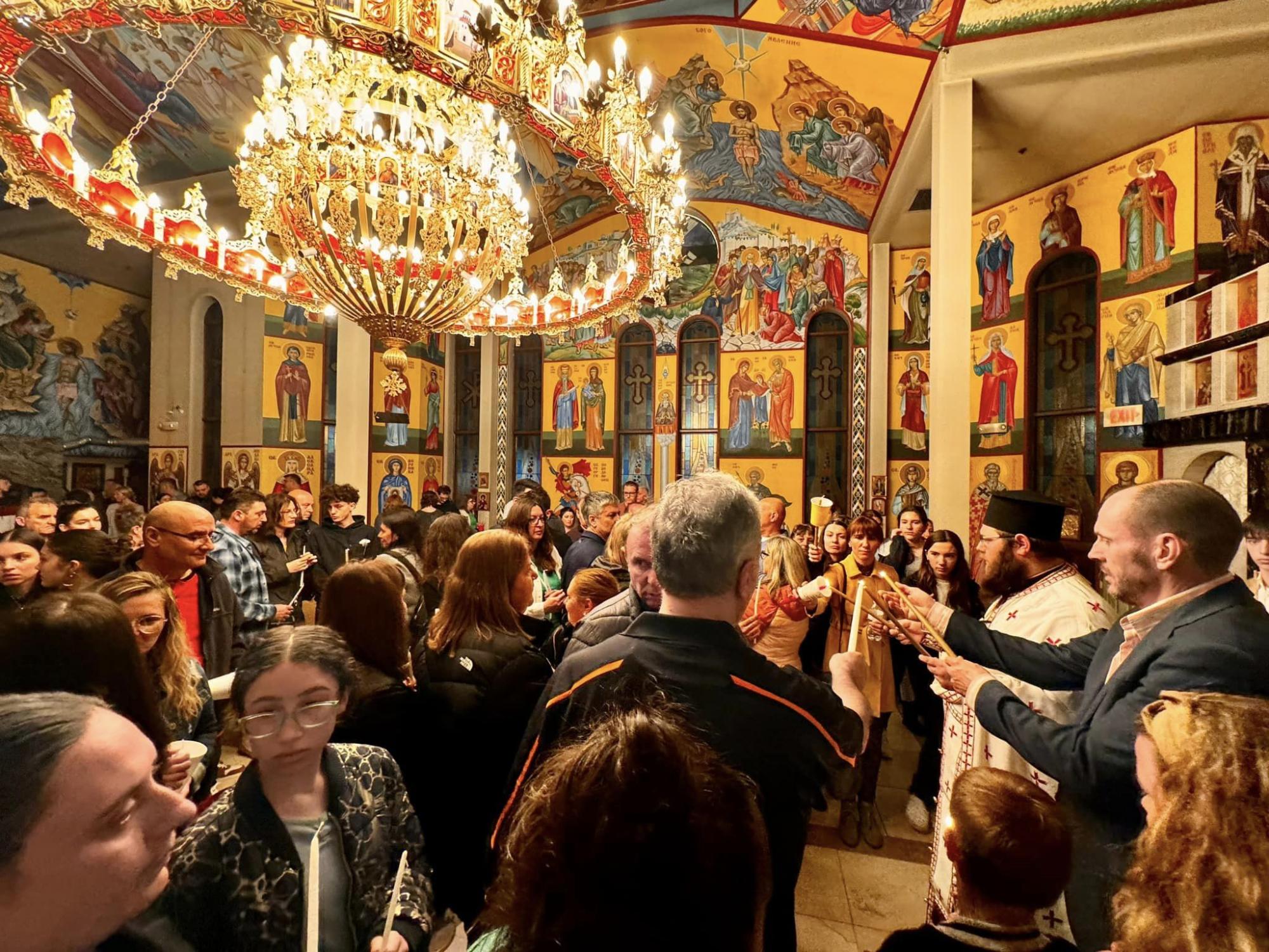 Пасхалната литургия в храм „Света София“ в Чикаго