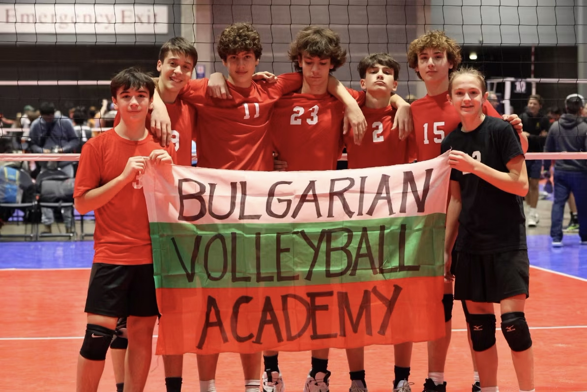 Отборът на 14-годишните момчета от Българската волейболна академия в Чикаго ще участва на Национално състезание във Флорида