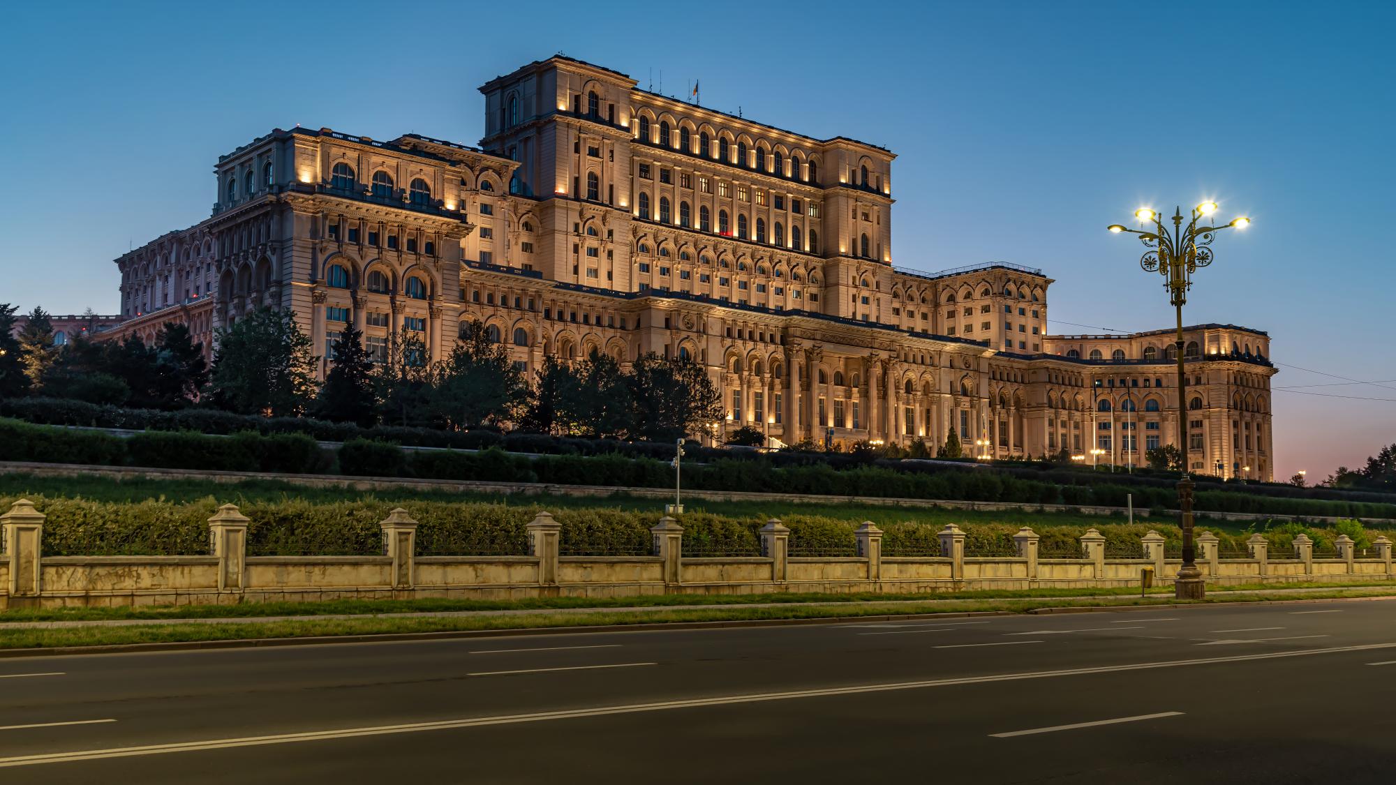 Сградата на парламента в Букурещ