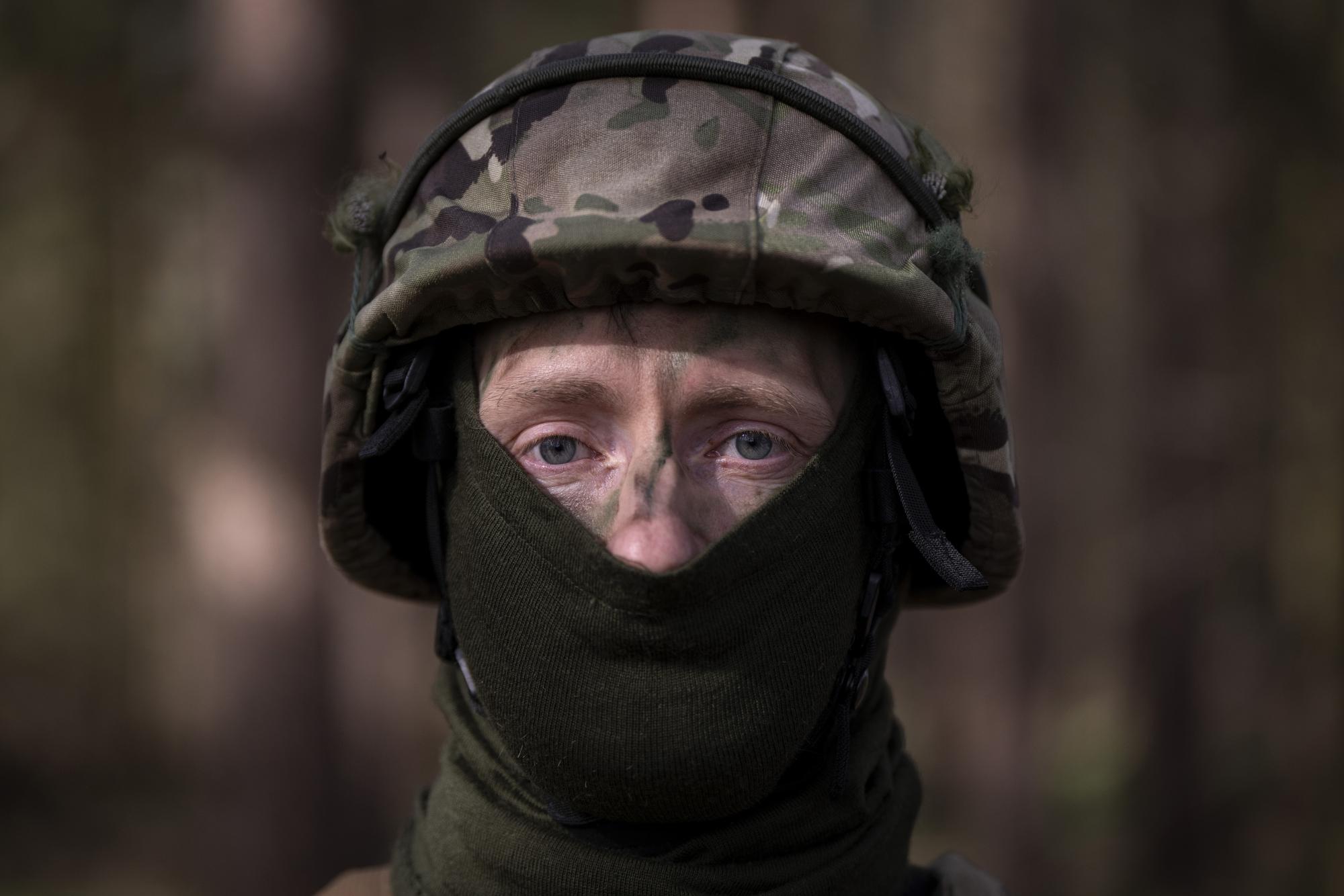 "За да има живот и след мен": Защо войниците в Украйна замразяват спермата си