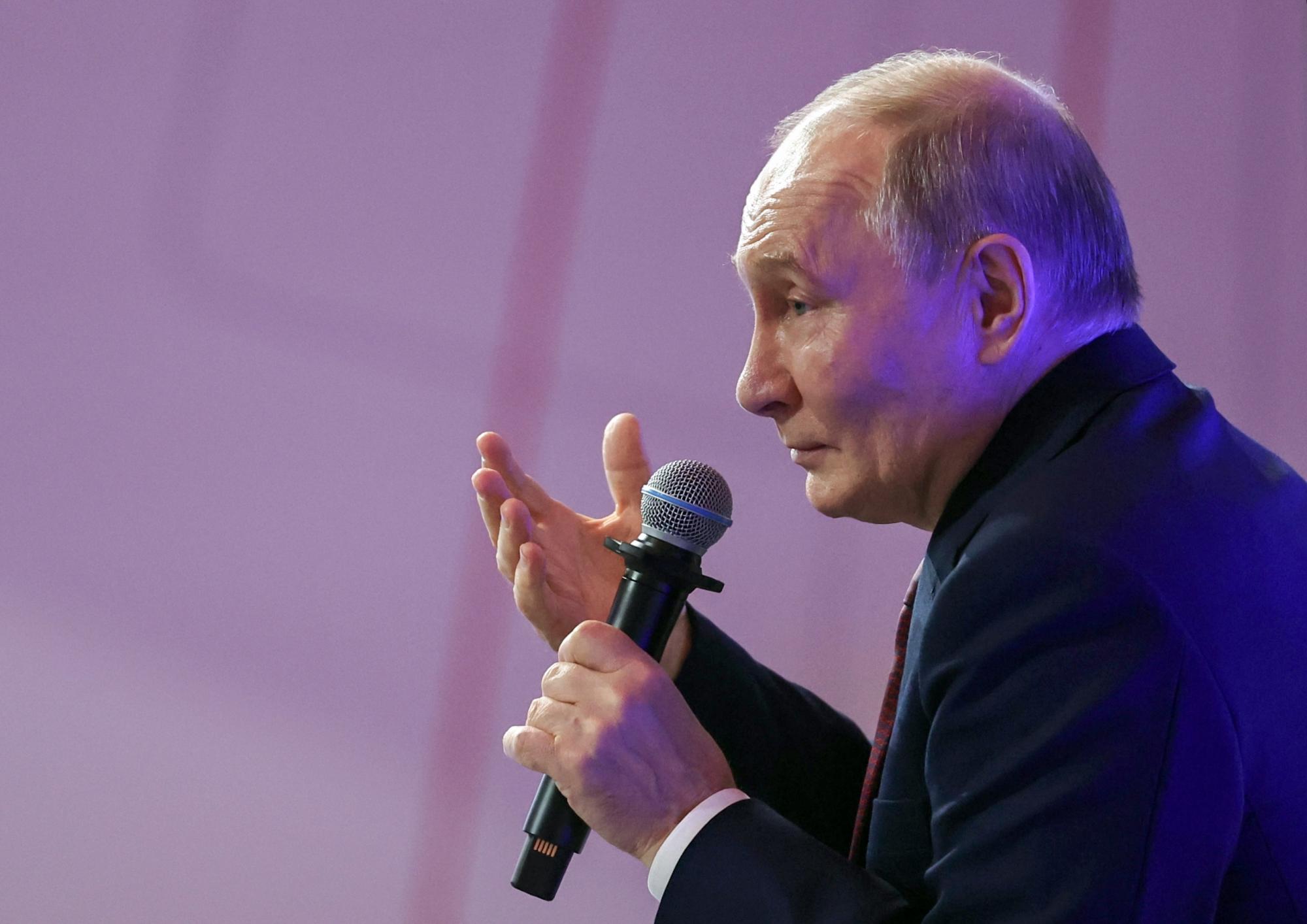 Путин иска да спечели Втората световна война. Какви са приликите с инвазията в Украйна?