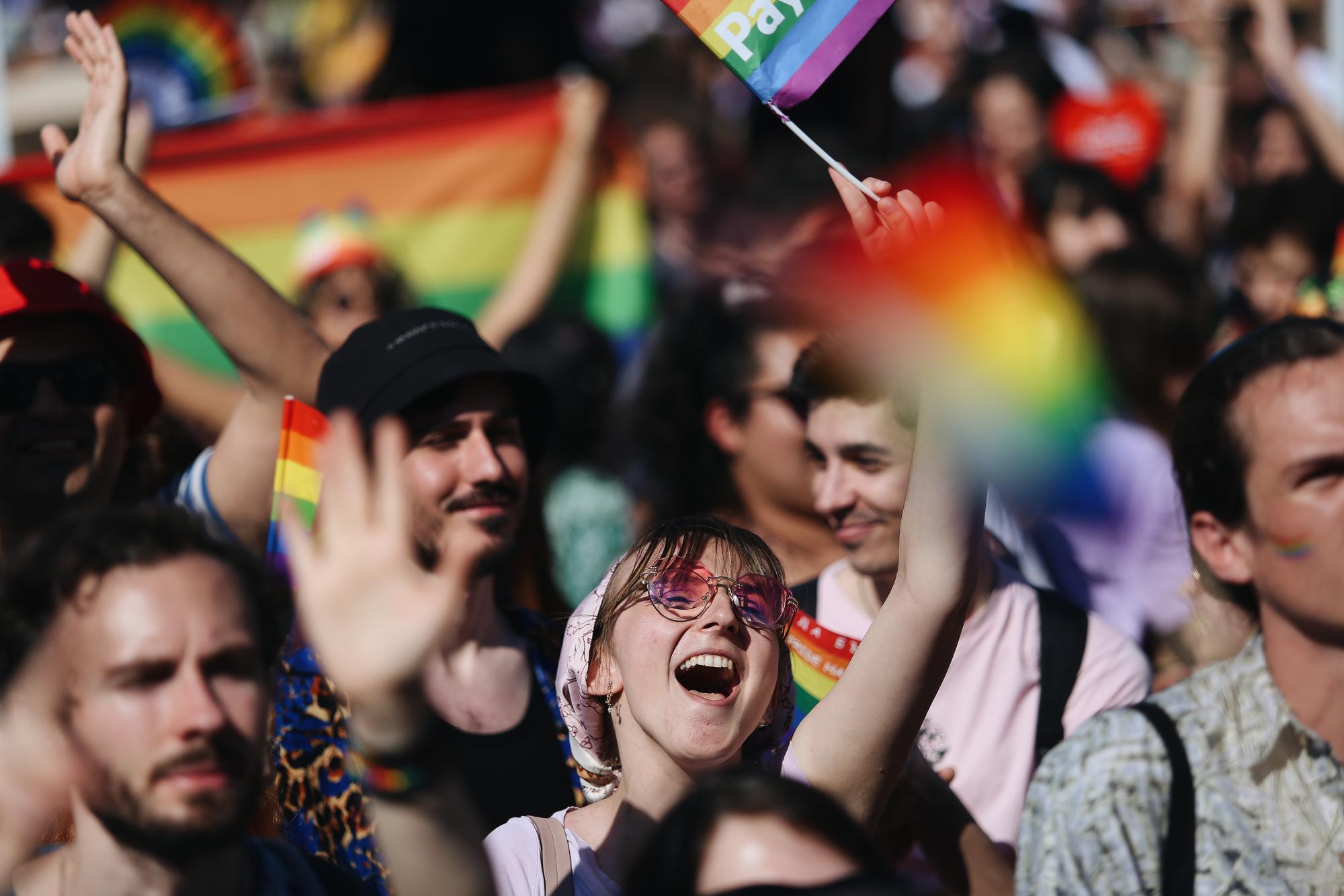 "Две стъпки напред, една назад". Получиха ли ЛГБТ хората повече права от миналия Прайд до днес