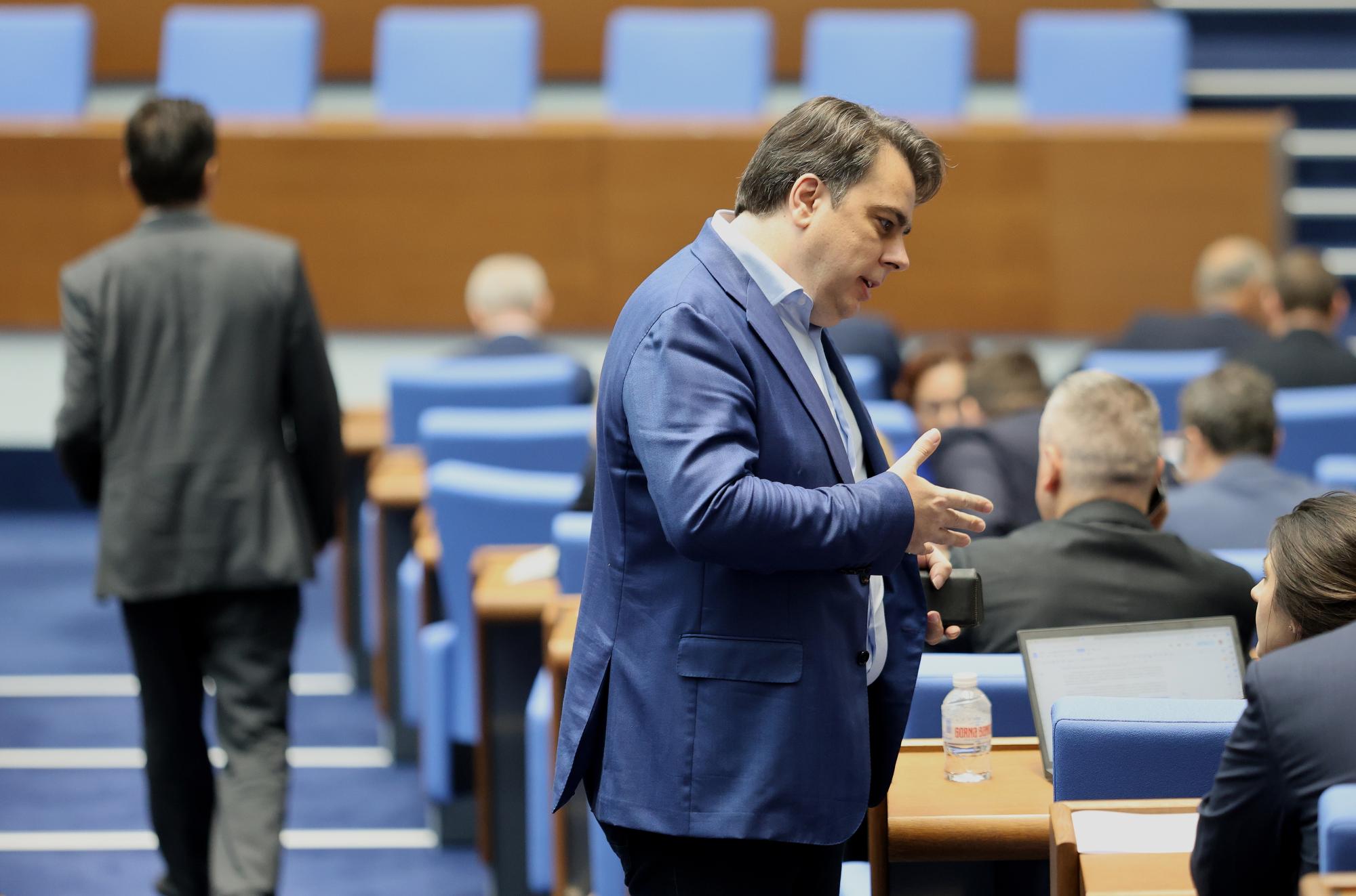 Асен Василев: Имам силни съмнения за третия мандат