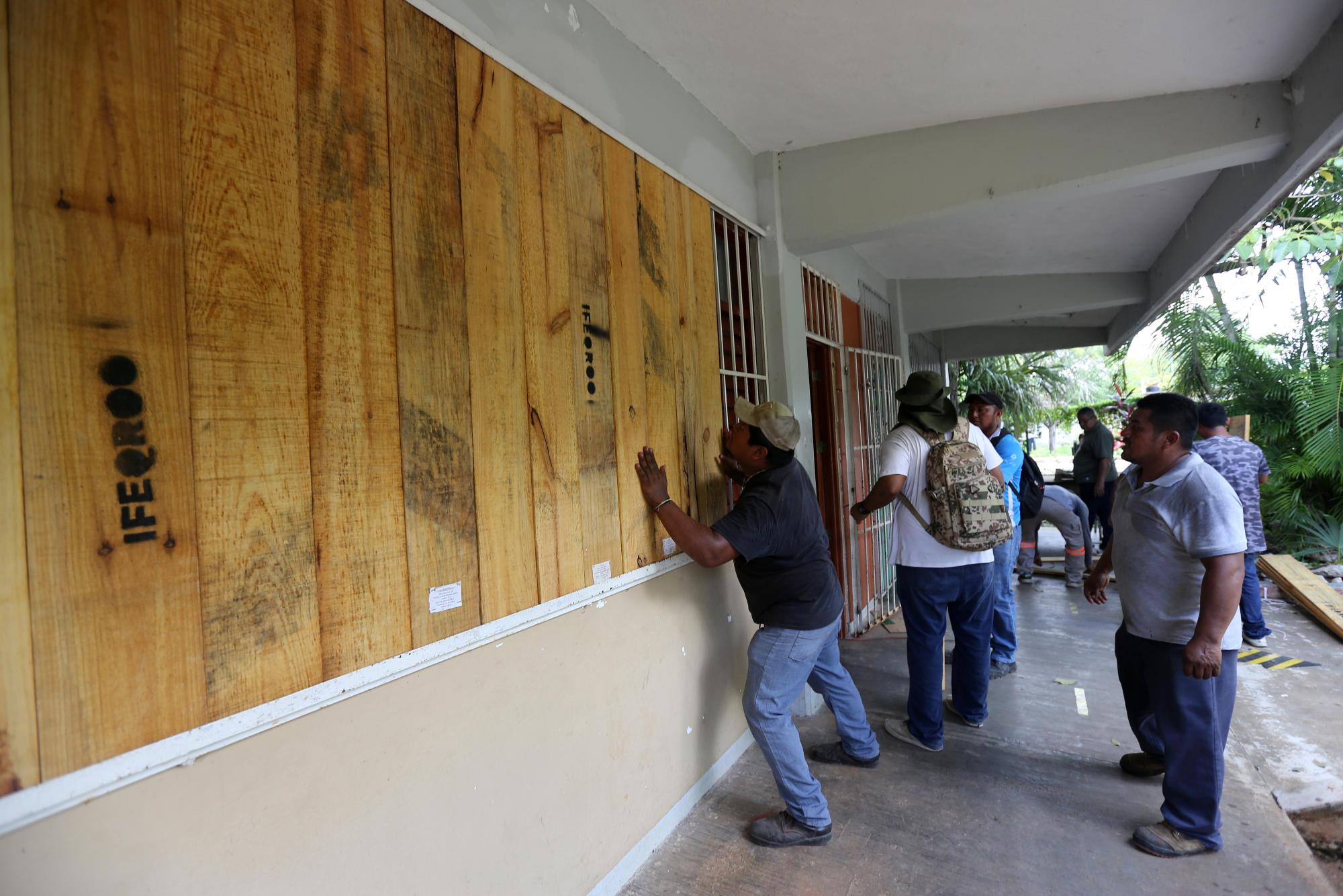 Ураганът Берил достигна Мексико, приближава САЩ