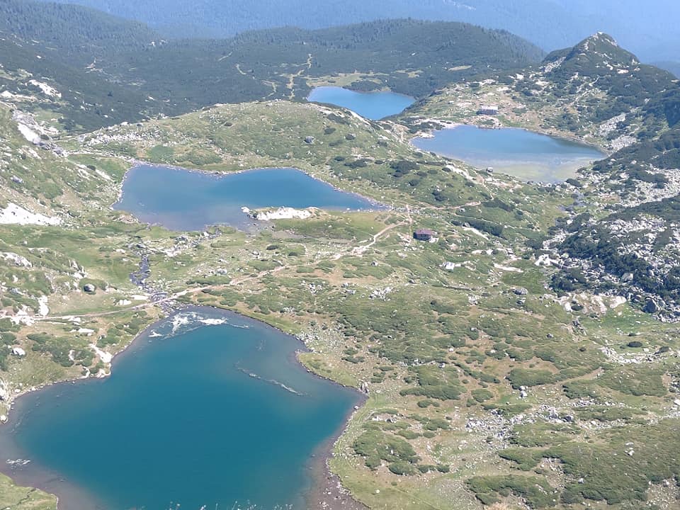 Въпреки забраната: Туристи се изкъпаха в едно от Седемте рилски езера