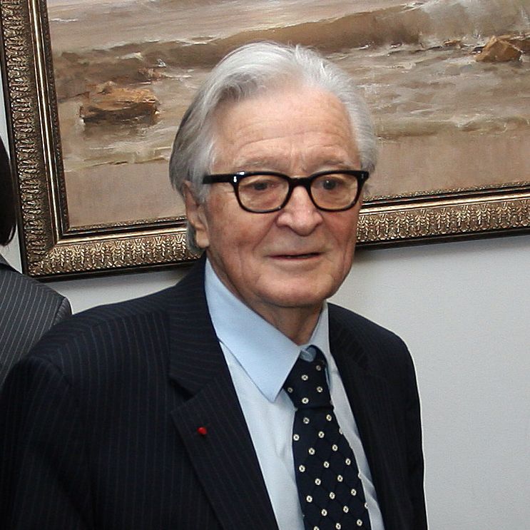 Почина бившият френски външен министър Ролан Дюма