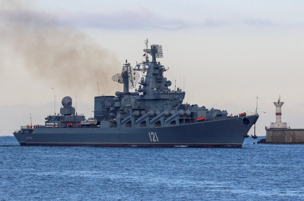 Крайцерът Москва бе тежко повреден от украински ракети