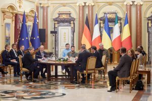 Европейски лидери посетиха Киев, разгледаха и разрушенията в Ирпин (СНИМКИ)