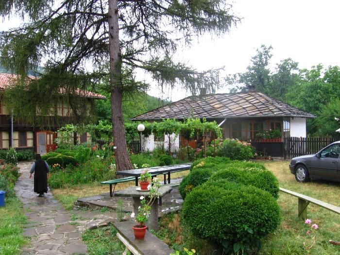 Батошевските манастири: Стари български светини в полите на Балкана