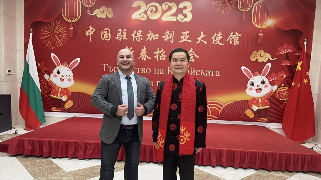 Димитър Владиков: Любимият професор и треньор на китайките от Шанхай и Ханджоу